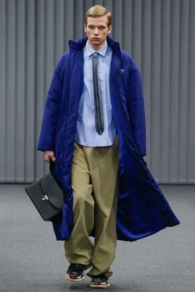 Look 38